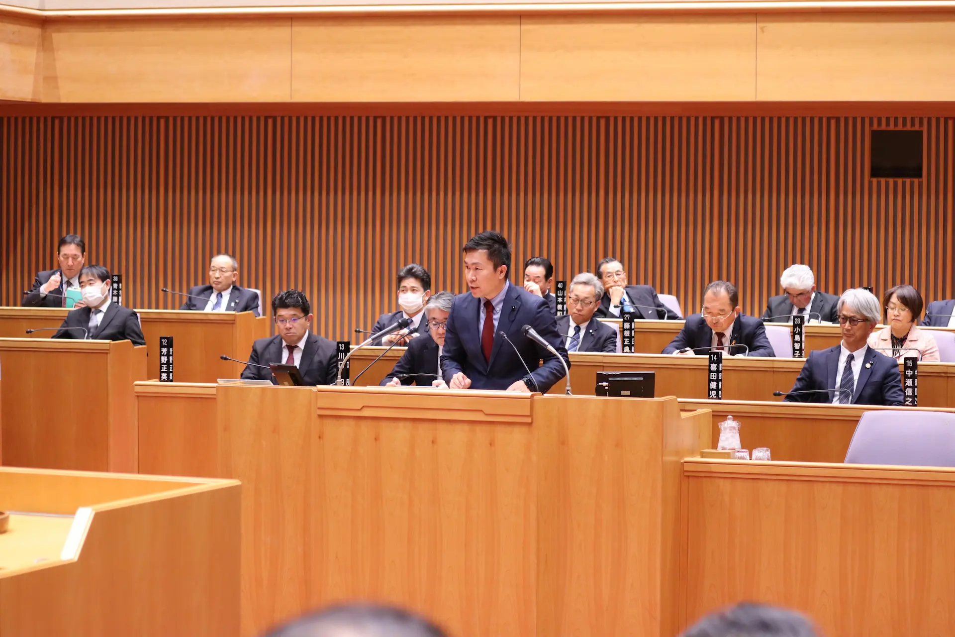 石垣ともやのヒーロービジュアル 3